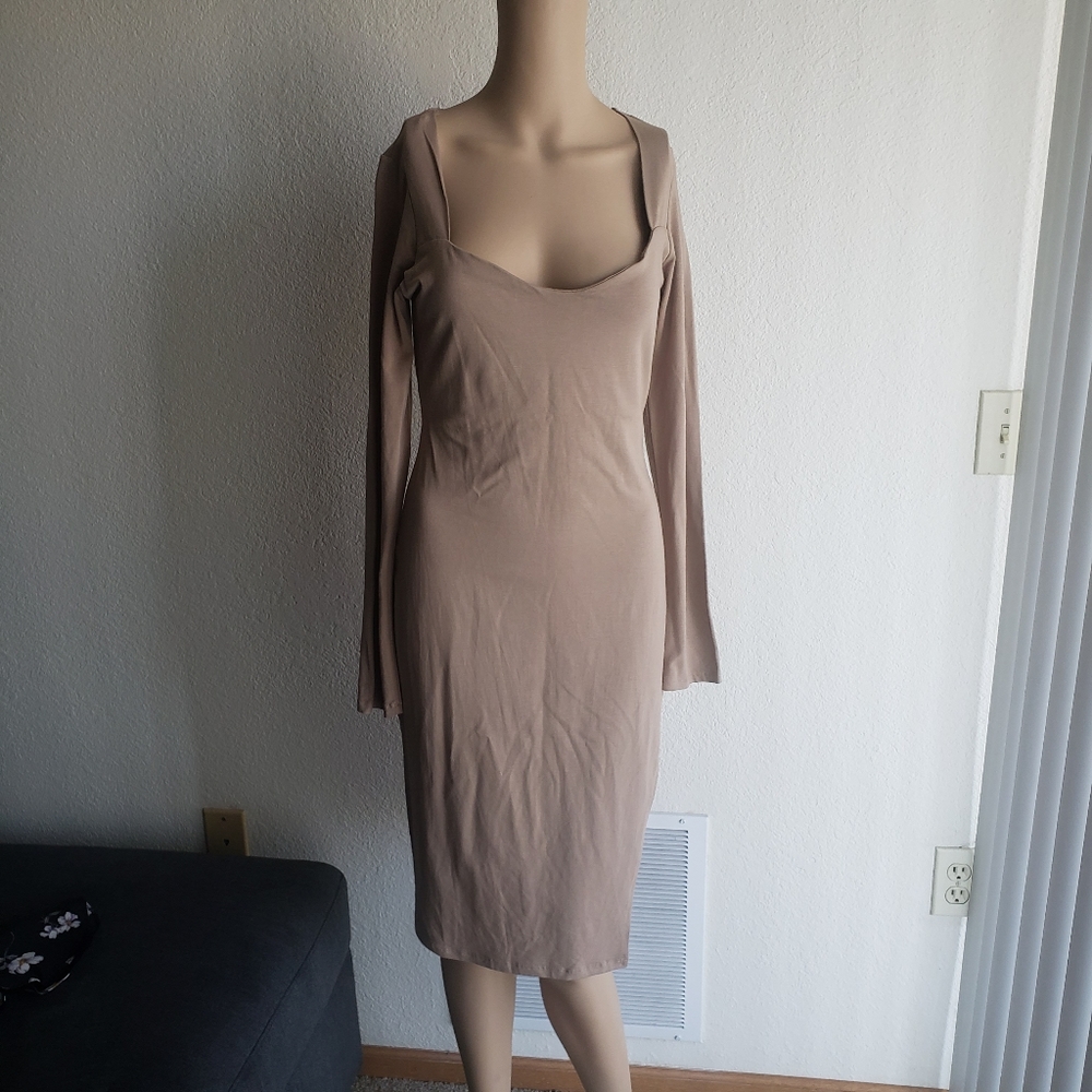 Long-sleeve bodycon midi dress